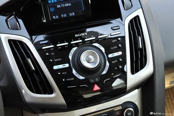 2012款福特新福克斯