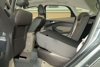 2012款福克斯两厢1.6L手动风尚型