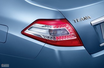 2011款天籁外观细节