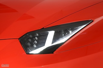 2011款Aventador LP700-4