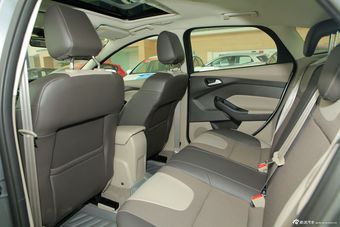2012款福克斯两厢1.6L手动风尚型