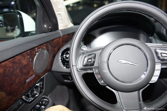 2014年第12届广州国际车展 图为：捷豹XJL剑桥限量版