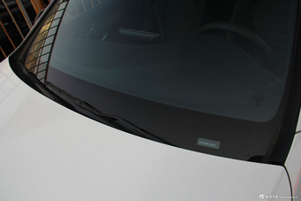 2015款奔驰C300 2.0T自动运动版