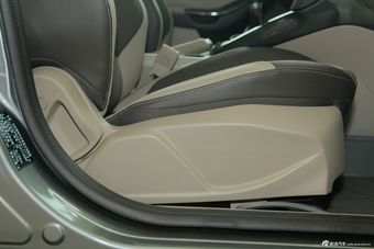2012款福克斯两厢1.6L手动风尚型