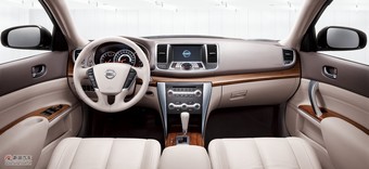 2011款天籁内饰
