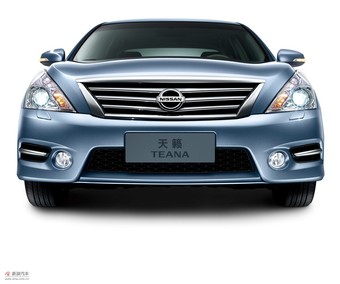 2011款天籁外观细节