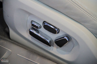 2012款捷豹XJL到店实拍