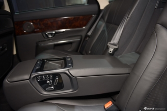 2014年第12届广州国际车展 图为：捷豹XJL剑桥限量版