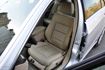2011款奔驰E200 CGI优雅型空间