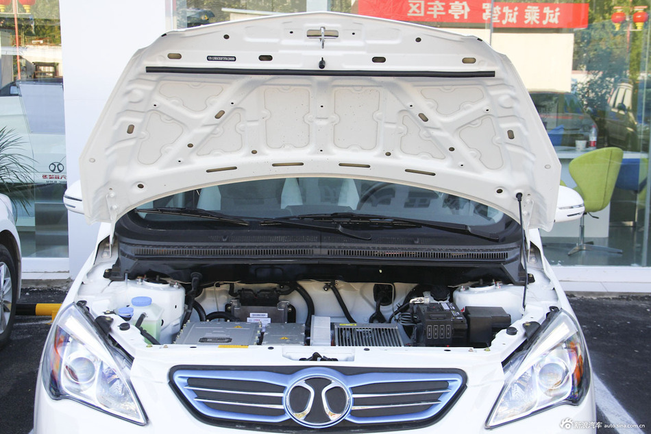 2015款北汽新能源EV200轻享版