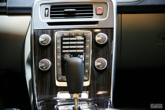 沃尔沃V60插电式混合动力车