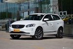 2017款沃尔沃XC60  2.0T自动T5 AWD 智驭版 水晶白珍珠漆