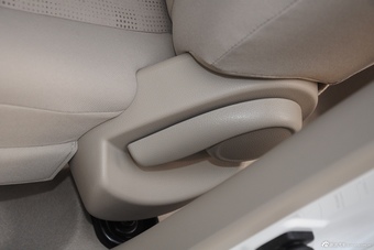 2014款启辰R30 1.2L手动优享版