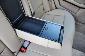 2011款奔驰E200 CGI优雅型空间