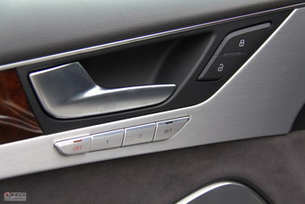 2011款A8L内饰