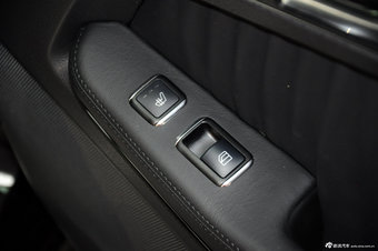 2012款奔驰E级实拍