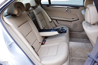 2011款奔驰E200 CGI优雅型空间