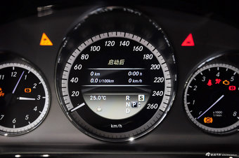 2012款奔驰E级实拍