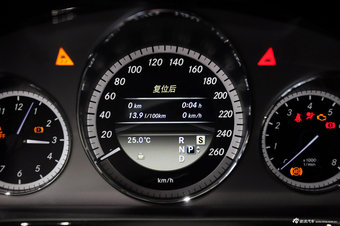 2012款奔驰E级实拍