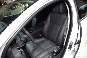 2014年第12届广州国际车展 图为：捷豹XJL剑桥限量版