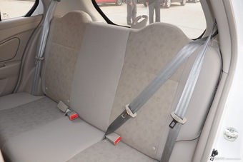 2014款启辰R30 1.2L手动优享版