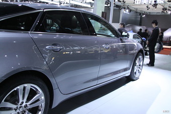 捷豹XJ全景商务车