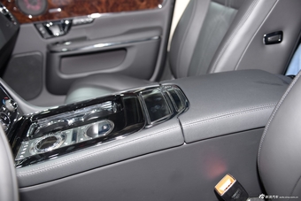 2014年第12届广州国际车展 图为：捷豹XJL剑桥限量版