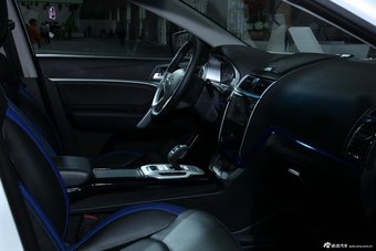 吉利帝豪EV