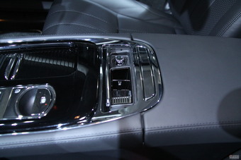 捷豹XJ全景商务车