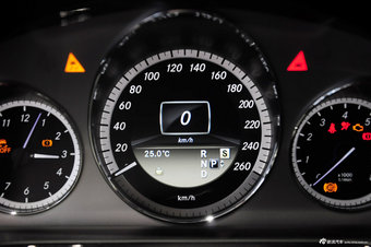 2012款奔驰E级实拍