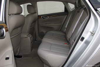 2012款轩逸1.8XL自动豪华版
