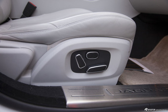 2014款捷豹XJL 3.0 SC四驱全景商务版