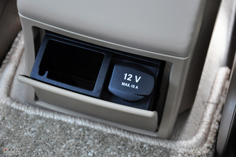 2011款奔驰E200 CGI优雅型空间