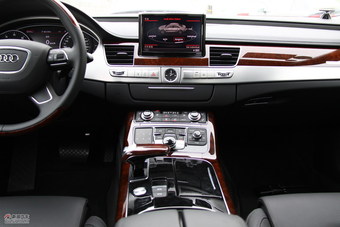 2011款A8L内饰