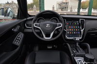 2016款众泰SR7 1.5T自动顶配版