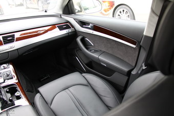 2011款A8L内饰