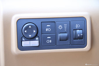 2011款华泰宝利格1.8T手动汽油商务版两驱图片