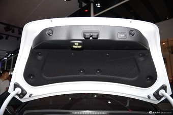 2014年第12届广州国际车展 图为：捷豹XJL剑桥限量版