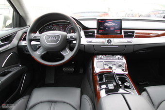 2011款A8L内饰