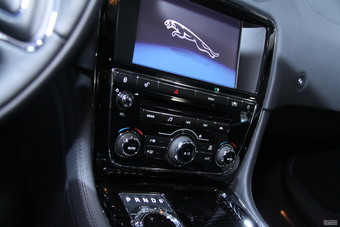 捷豹XJ全景商务车