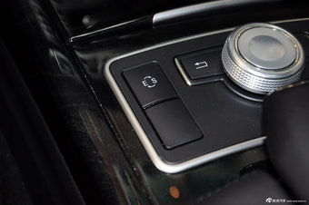 2012款奔驰E级实拍