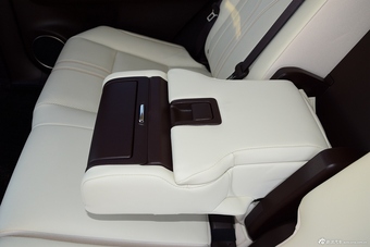 2016款雷克萨斯RX 3.5L自动450h四驱尊贵型
