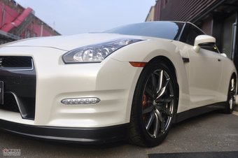 2012款日产GT-R外观细节