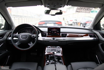 2011款A8L内饰