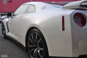 2012款日产GT-R外观细节