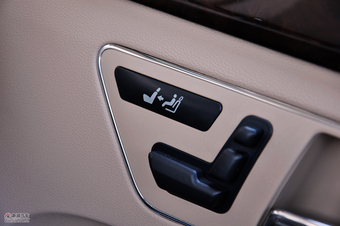 2011款奔驰E200 CGI优雅型空间