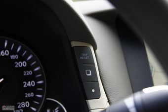 2011款英菲尼迪M25