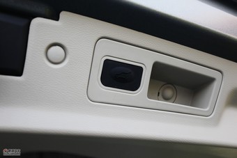 2011款别克GL8豪华商务车3.0L XT自动旗舰版图片