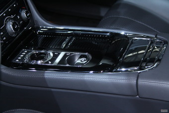 捷豹XJ全景商务车