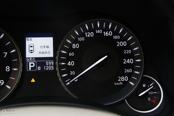 2011款英菲尼迪M25